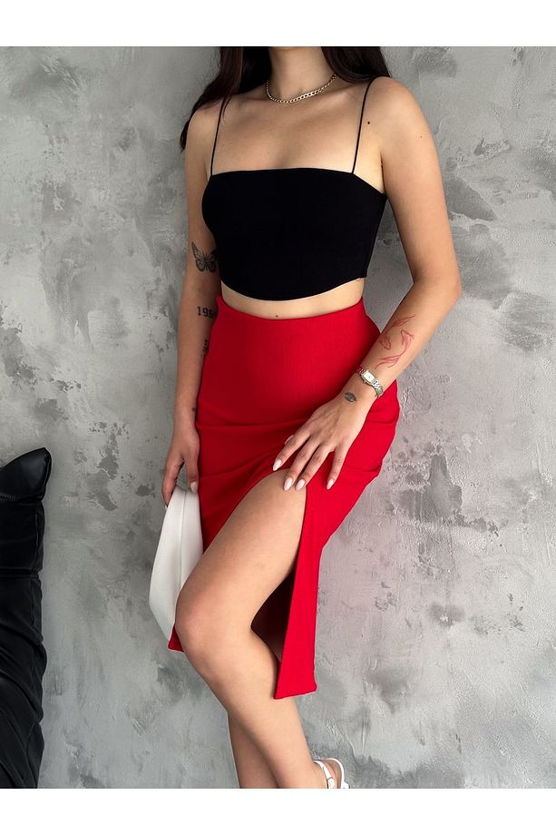 Kadın Kırmızı Renk Düğme Detaylı Örme Fitilli Kaşkorse Kumaş Yırtmaçlı Midi Boy Etek Mevsimlik - 3