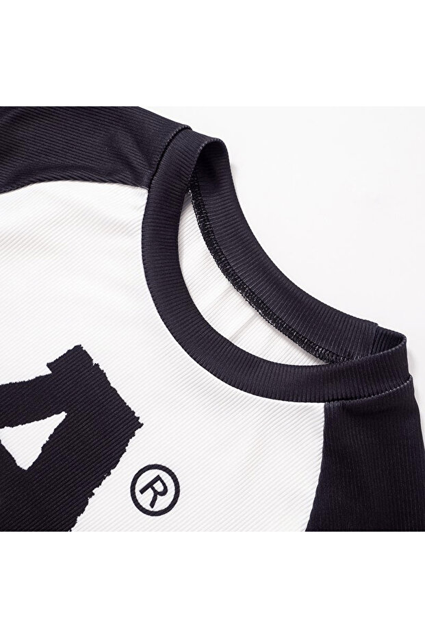 Y2k '' A'' Design Tech Crop Top - 4