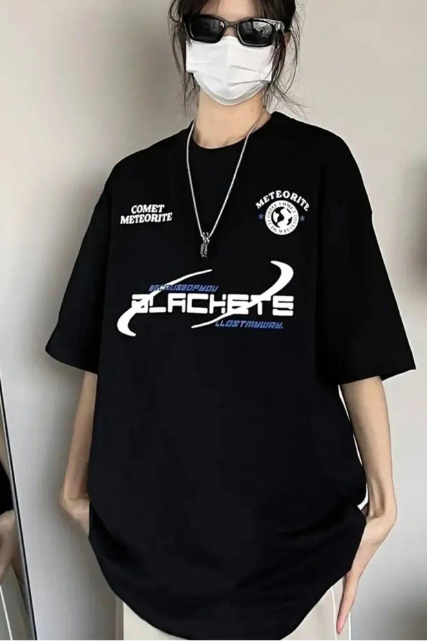 Unisex Oversize T-shirt - Blachets Detail