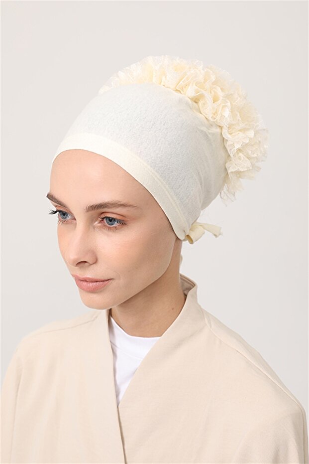 Lace-trimmed Cotton Bonnet - Cream