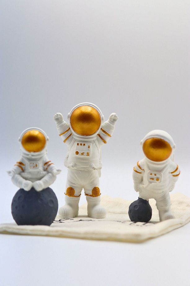 Astronot 3'lü Set Biblo Dekorasyon-el Yapımı-gold-masa Boy - 1