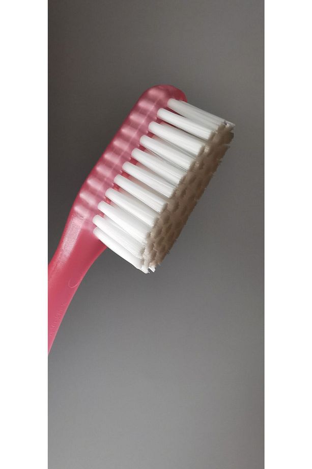 7040 Extra Soft Kapaklı Ekstra Yumuşak Diş Fırçası - 4