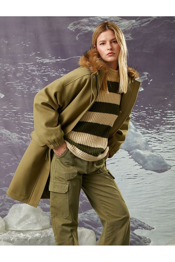 Şahika Ercümen X - Kapüşonlu Oversize Kaşe Kaban - 2