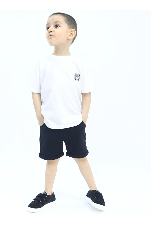 طقم صيفي كاجوال أساسي بنمط النمر للأولاد (2-9 سنوات) - 1