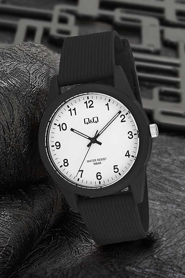 Unisex Wristwatch with Waterproof Silicone Band