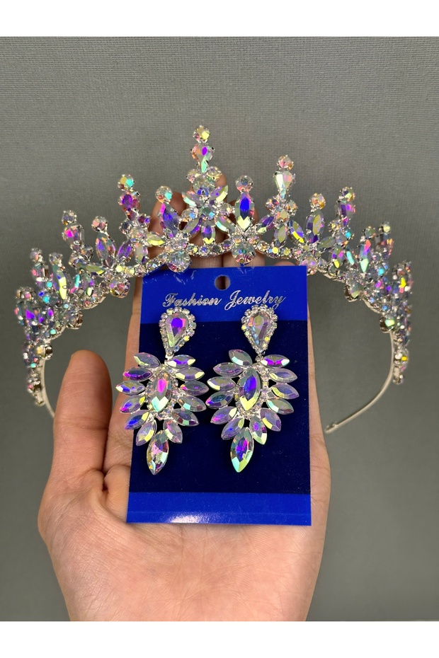 Crystal Embellished Bridal Tiara and Teardrop Earring Set with Sparkle