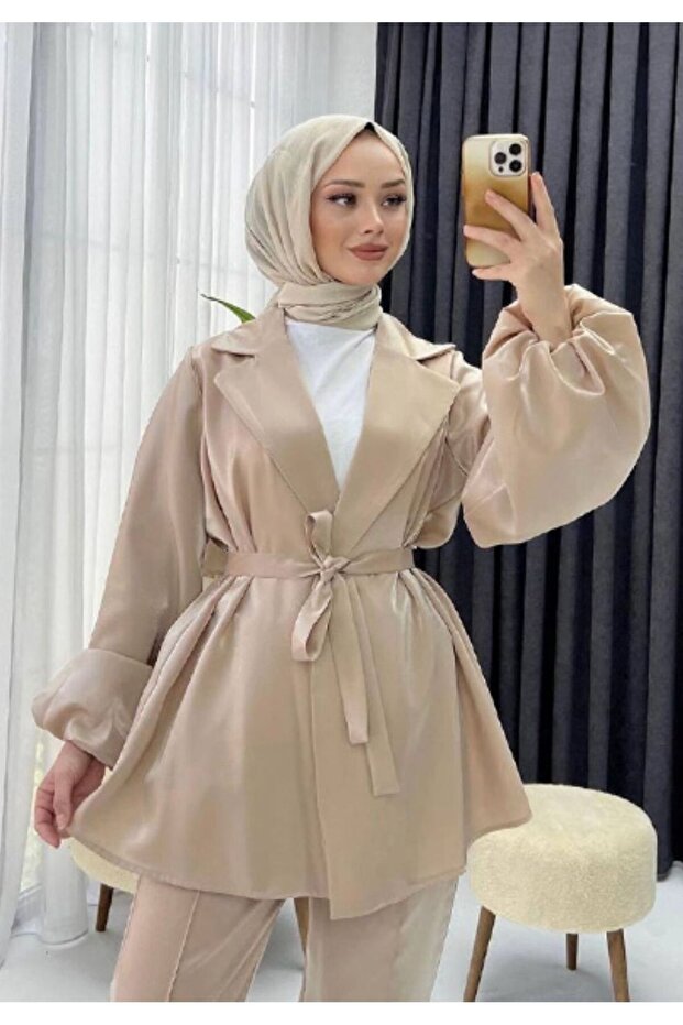 سترة نسائية من التفتا الساتان - مقاس قياسي