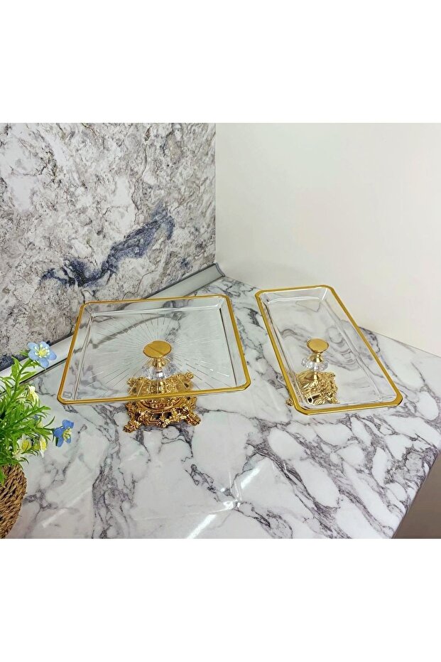 2 Piece Gold Cake Presentation Cookie Set