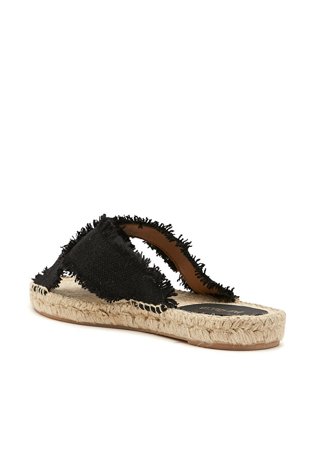 Siyah Kadın Terlik - 3