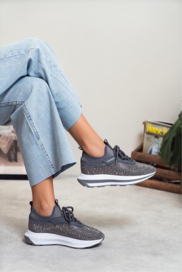 Kadın Kristal Taş Detaylı Yüksek Tabanlı Yürüyüş Ayakkabısı - 1