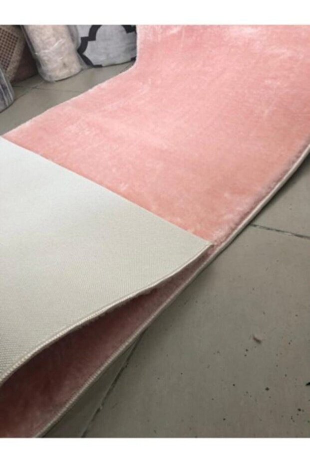 Pembe Peluş Halı - 3