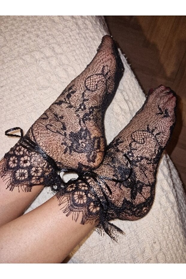 Magnolia Socks with Lace Detail
