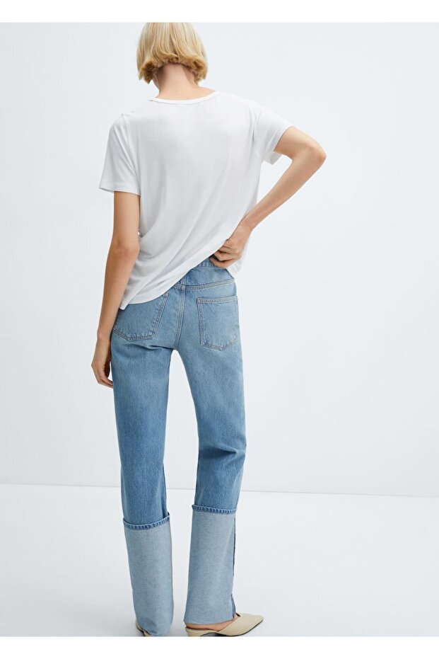 V yakalı tişört - 4