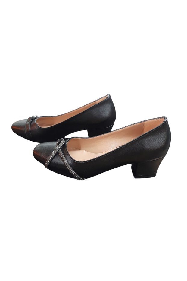 Women's Black Jewelled Blunt Toe Mother Anatomical Cup Short Thick Heeled Comfortable Daily Evening Dress Shoes