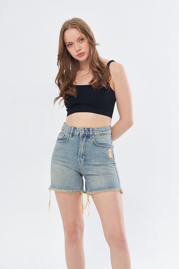 Kadın Açık Mavi Tintli Püsküllü Pis Paça Jean Şort %100 Koton Kumaş Yıpratmalı Denim Şort - 2