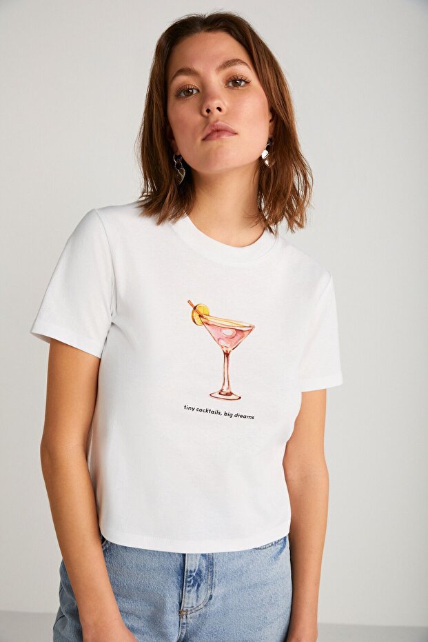 Ivonne Women's Cocktail Print Patterned Short Sleeve Organic Cotton Crew Neck Crop White T-Shirt - 4