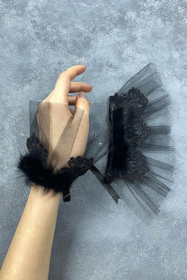 Lavin Feathered Couple Bridal Bracelet Hand Accessory