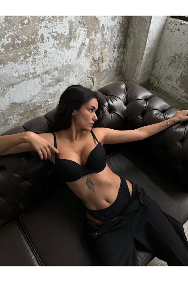 Light Supported and Twist Patterned Basic Bra Set - 4