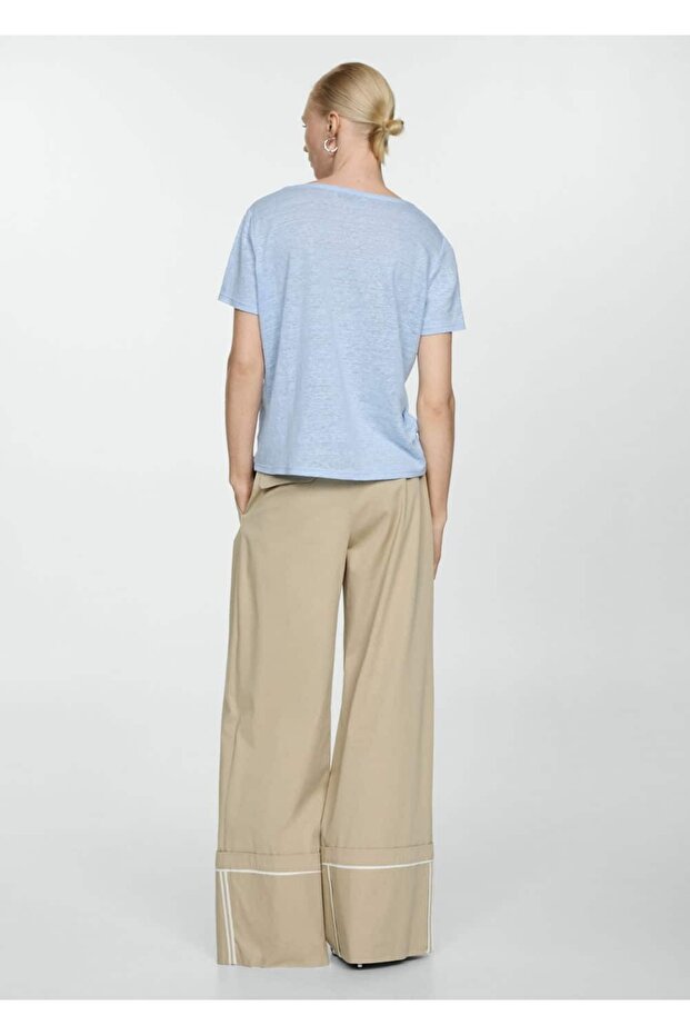 V yakalı keten tişört - 4