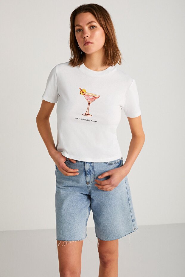 Ivonne Women's Cocktail Print Patterned Short Sleeve Organic Cotton Crew Neck Crop White T-Shirt - 2