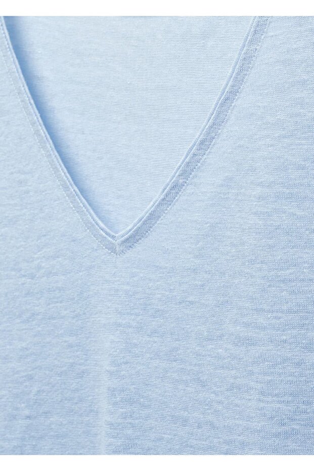 V yakalı keten tişört - 8
