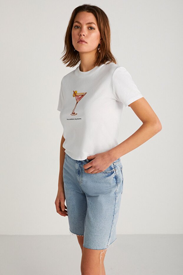 Ivonne Women's Cocktail Print Patterned Short Sleeve Organic Cotton Crew Neck Crop White T-Shirt - 3