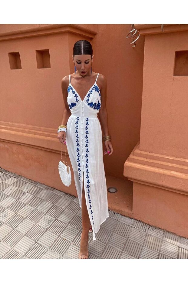 Rochie brodata din in sezon nou - 1