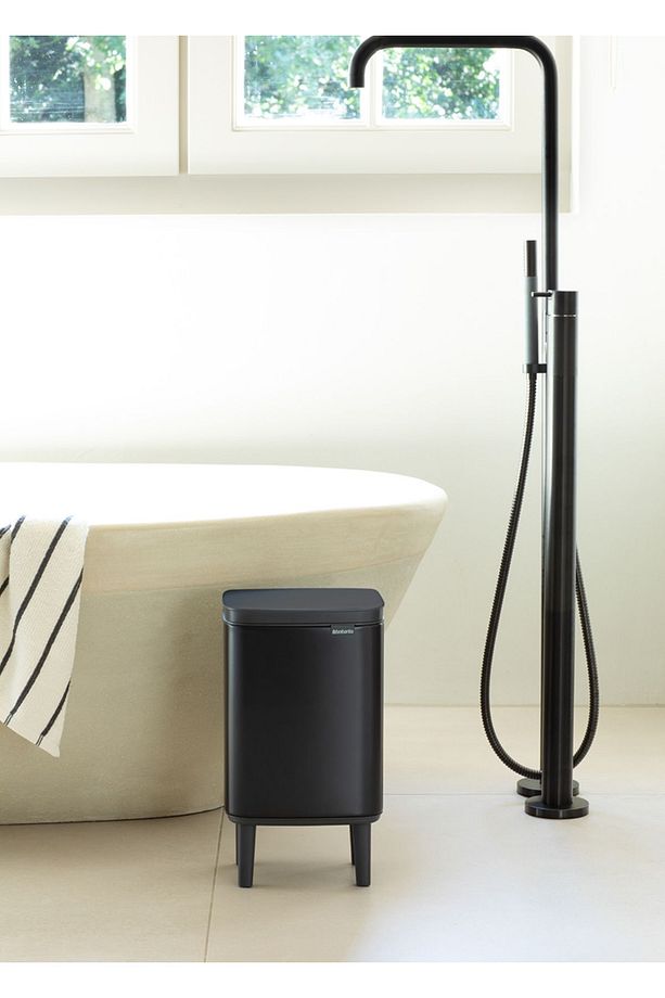BRABANTIA-BO HI MAT SİYAH AYAKLI ÇÖP KUTUSU 7L - 3