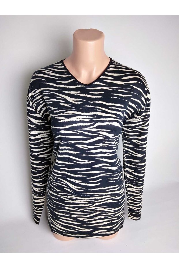 Women's Black Cream V-Neck Long Sleeve Side Slit Summer Viscose Stretch Fabric Mom T- Jersey Blouse