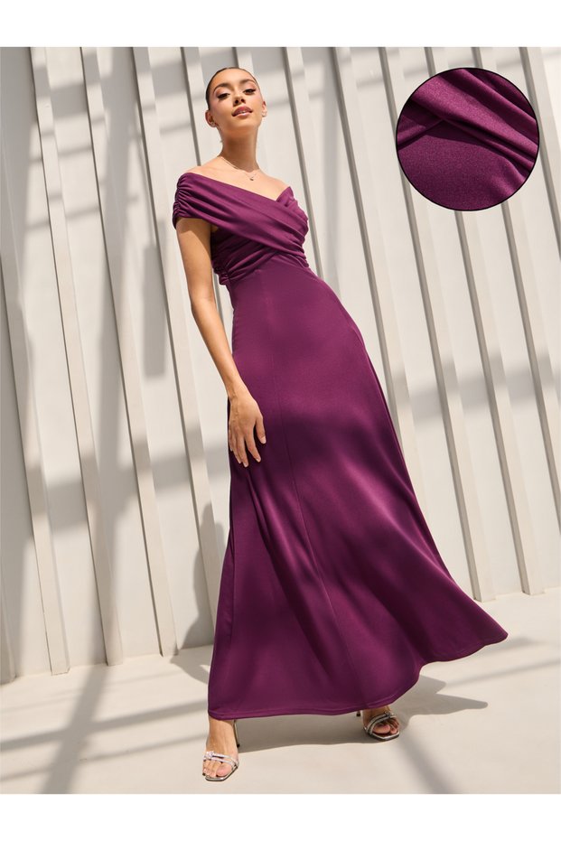 Off Shoulder Neck Pleated Detail A-Line Maxi Dress