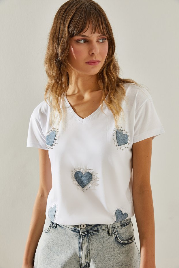 Women's White V-Neck Collar Jeans Heart Detailed Stoned T-Shirt 60251412