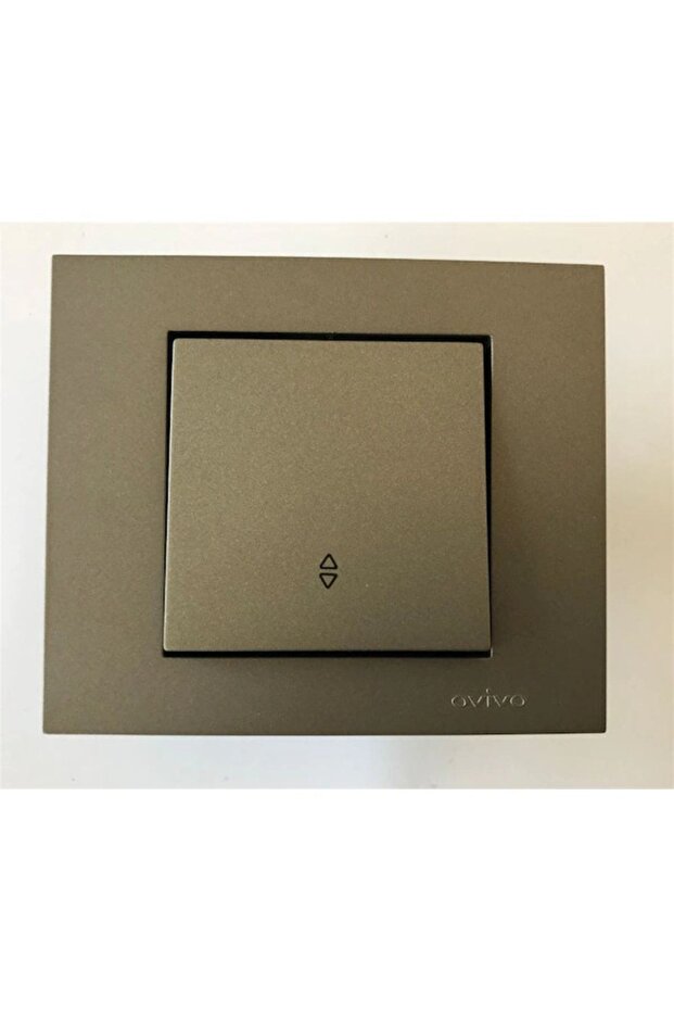 مقبس تبديل فافيان من Ovivo Grano Anthracite مع إطار