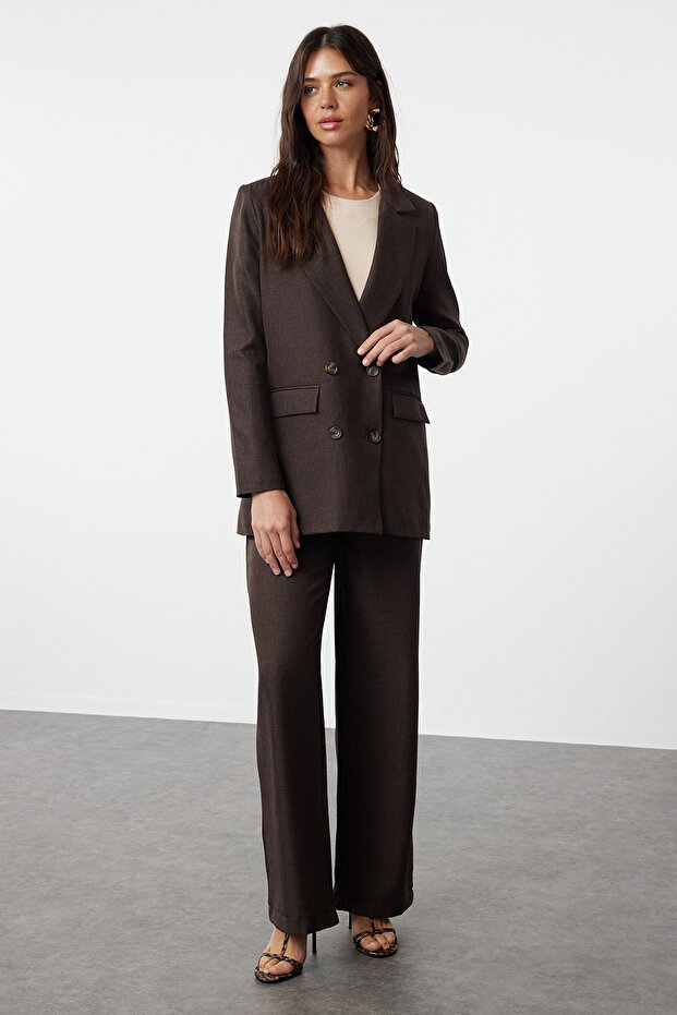 Marynarka i spodnie w brązowym kolorze z materiału przypominającego len, komplet TCTSS24US00079 - 3