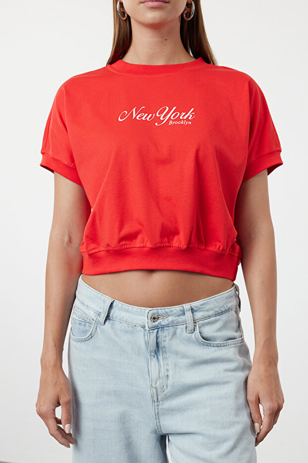 Kırmızı %100 Kalın Pamuklu Slogan Baskılı Crop Örme T-Shirt TWOSS24TS00013 - 3