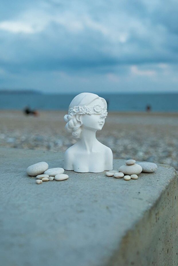 Dekoratif Kadın Büst - 1