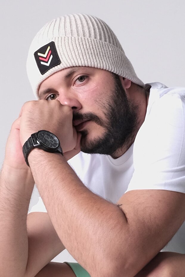 Beretă unisex brodata Scroll Down - 1