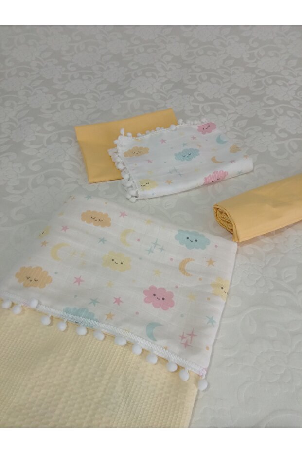 4-Piece Pique Set Blanket, 2 Pillowcases and Bed Sheet (in the Description of Sizes)