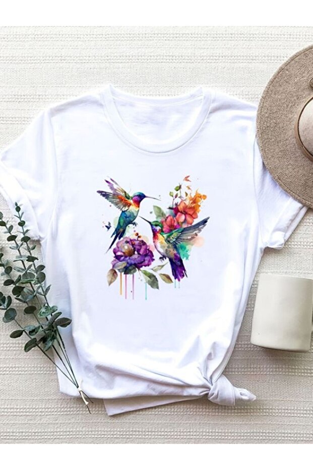 تيشيرت أبيض مطبوع عليه صورة طائر، مقاس كبير، بياقة دائرية
