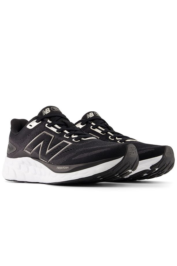 Fresh Foam 680 v8 Black Sneaker - 11