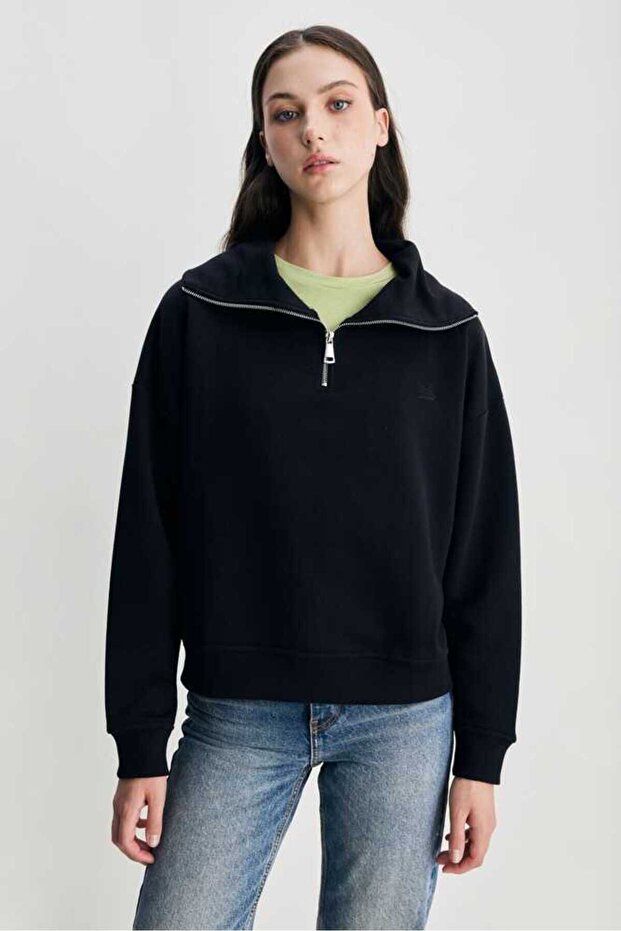 INEZ Black Zippered Embroidered Loose Fit Women's Sweatshirt