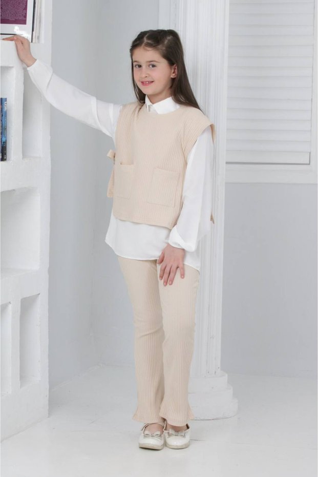 Girls' Cotton Knit Ribbed fabric Fabric Three-Piece Set: Shirt, Pants, and Sleeveless Blouse.