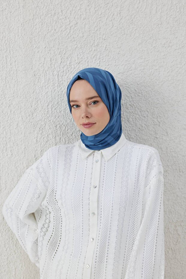 شال جاكار منقوش بنقشة متعرجة - 3