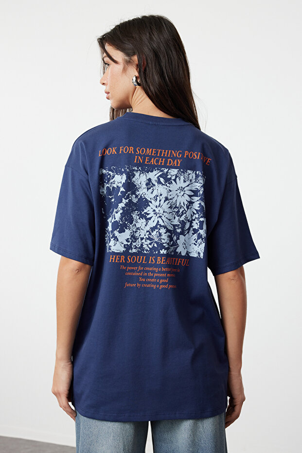 Lacivert %100 Kalın Pamuklu Ön ve Arka Baskılı Oversize/Rahat Kesim Örme T-Shirt TWOSS23TS00269 - 4
