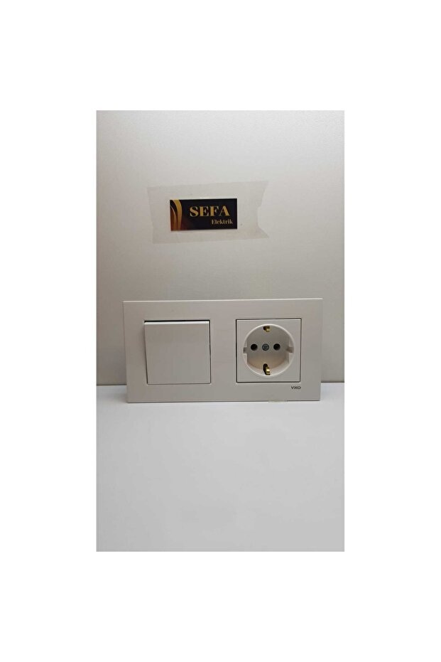 مفتاح ومقبس أرضي بإطار طقم مزدوج أبيض VIKO KARRE - 4