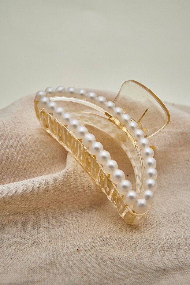 Pearl Detailed Latch Buckle