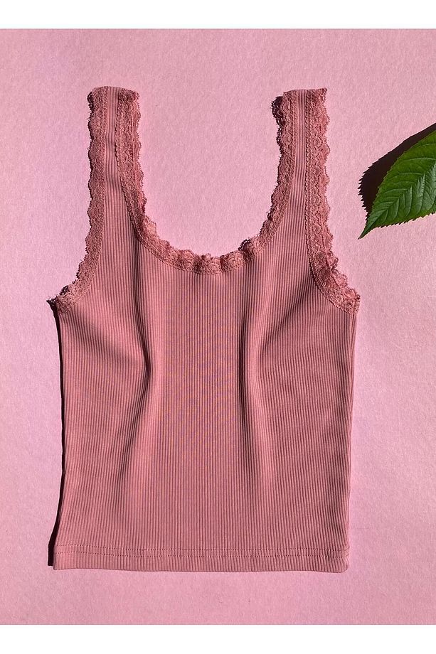 Kaşkorse Kumaş 2’li Açık Mavi ve Gül Kurusu Renk Dantel Detaylı Havuz Yaka Crop-Atlet - 3