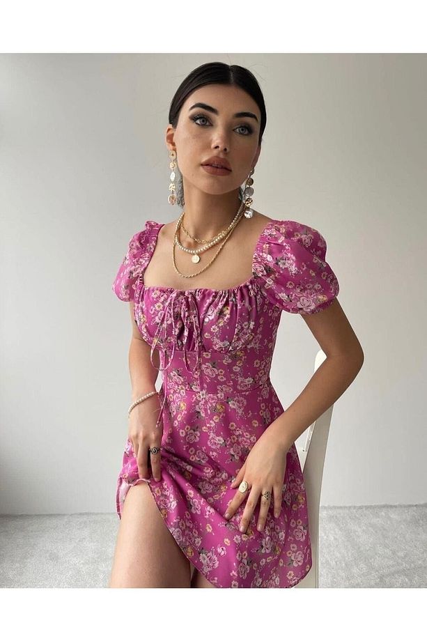 Pembe Çiçek Desenli Göğüs Detaylı Elbise - 4