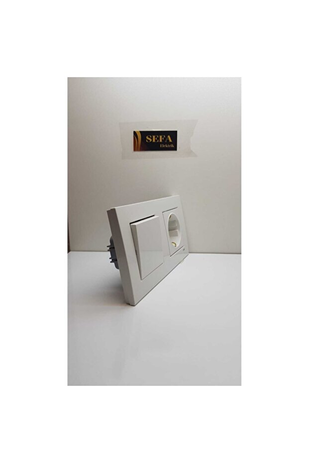 مفتاح ومقبس أرضي بإطار طقم مزدوج أبيض VIKO KARRE - 2