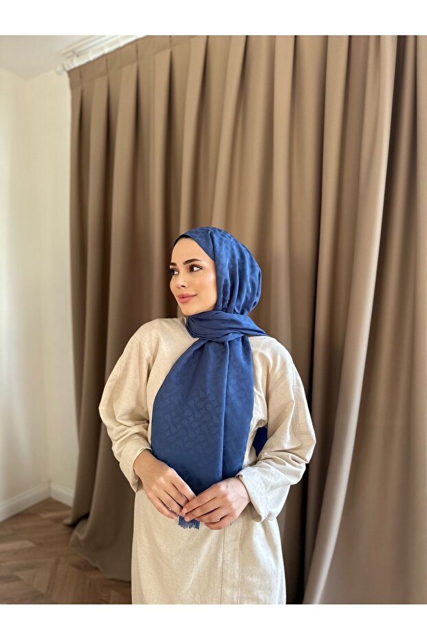 شال منقوش من بلوم - 2