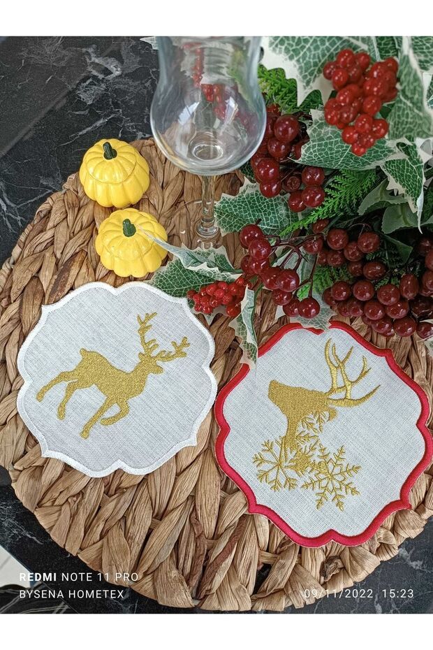 Deer Kokteyl Ve Kahve Yanı Sunum Peçetesi 2 Adet Yılbaşı Temalı Gold Geyik Işlemeli - 1